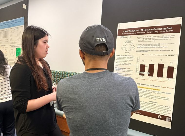 Stephanie presenting at IC2S2 in Burlington, Vermont